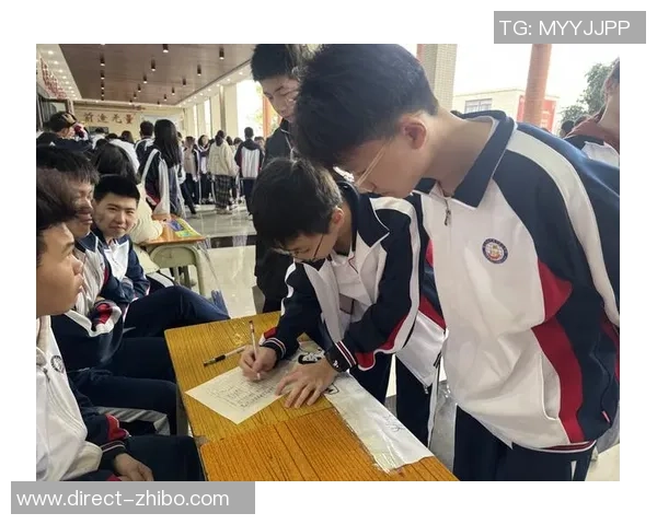 疯狂足球假摔背后的心理游戏与体育精神的碰撞分析 疯狂足球假摔背后的心理游戏与体育精神的碰撞分析