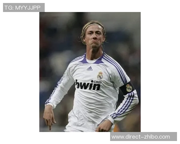 足球大师球员P的传奇之路与巅峰时刻解析 足球大师球员P的传奇之路与巅峰时刻解析