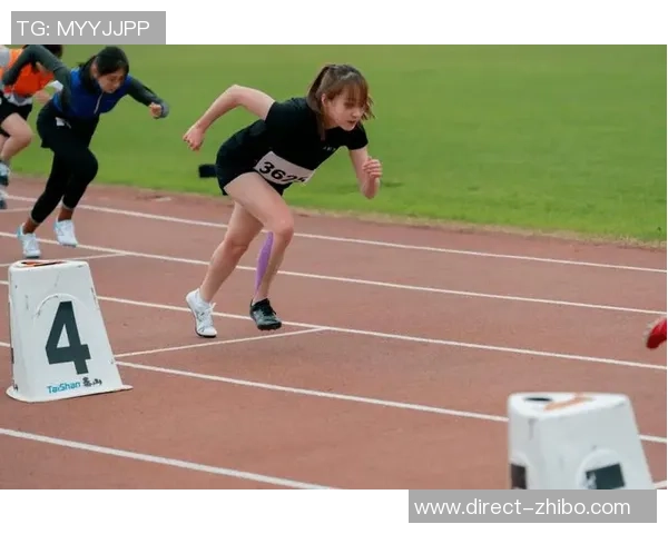 足球宝贝凸点揭秘:如何在赛场上展现魅力与自信的完美结合 足球宝贝凸点揭秘:如何在赛场上展现魅力与自信的完美结合